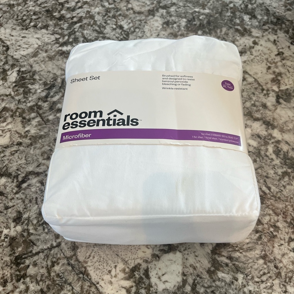 Room Essentials XL Twin sheet set, new